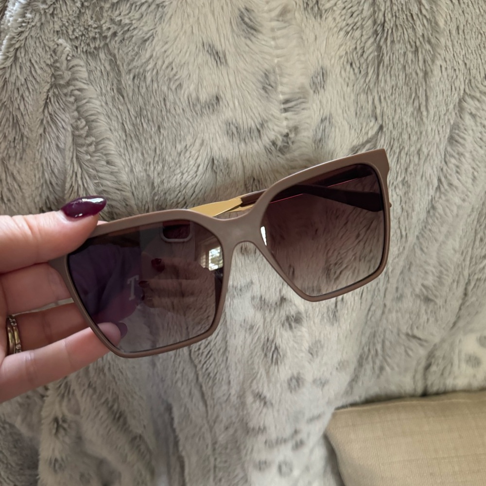 Quay sunglasses
